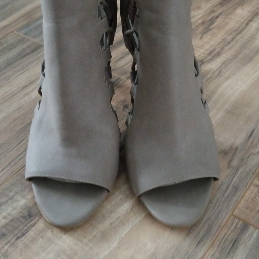 Bcbgeneration Heels - image 3